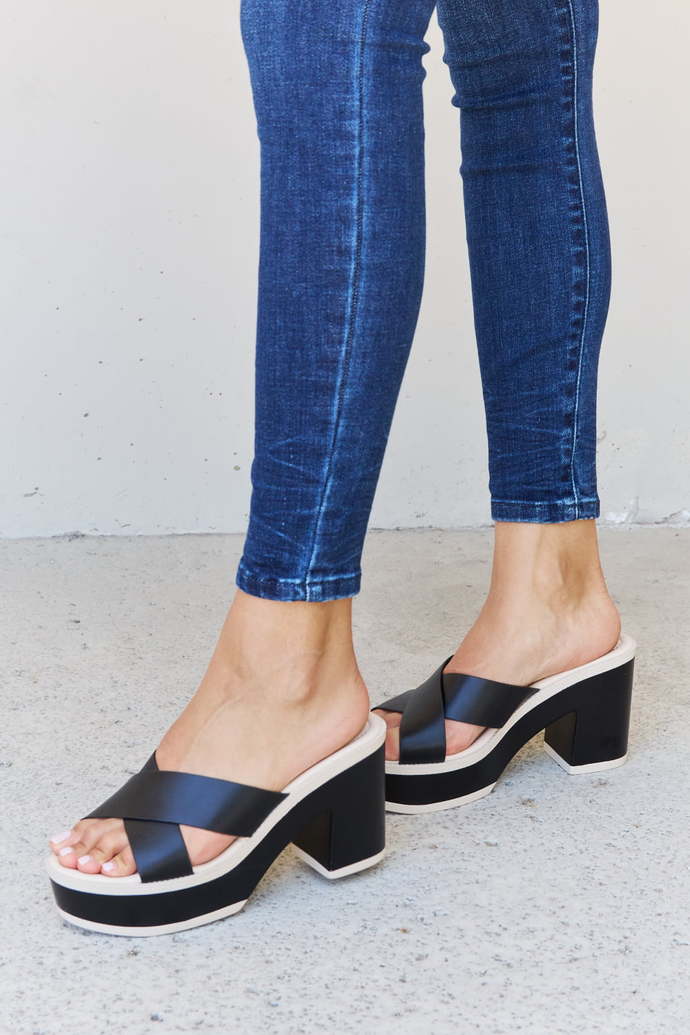 Weeboo Cherish The Moments Contrast Platform Sandals in Black-Teresa&#39;s Fashionista LLC