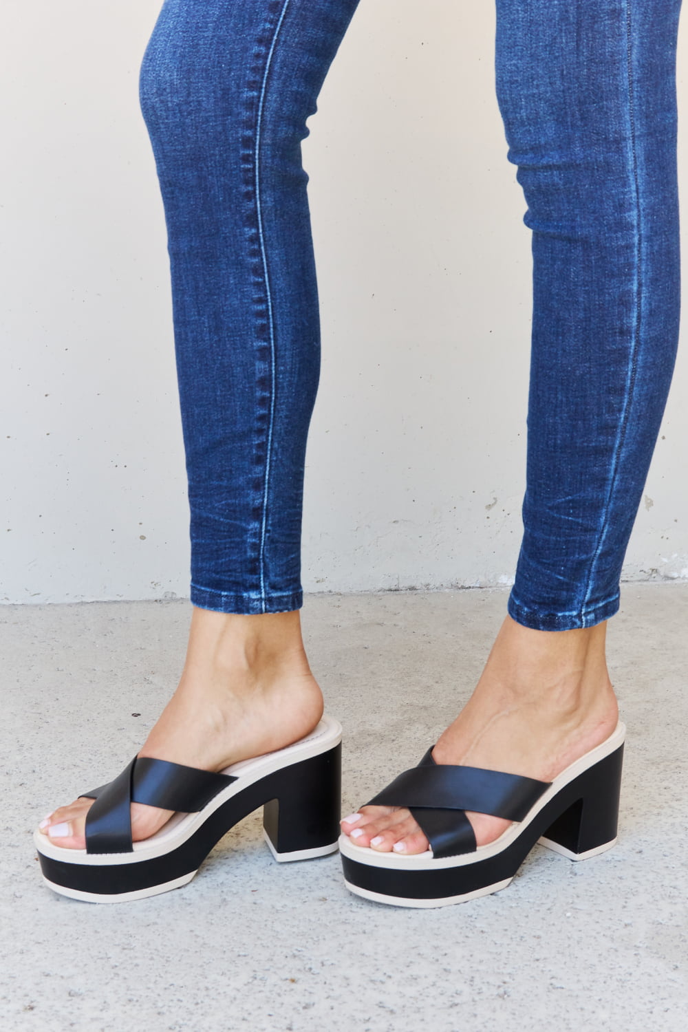 Weeboo Cherish The Moments Contrast Platform Sandals in Black-Teresa&#39;s Fashionista LLC