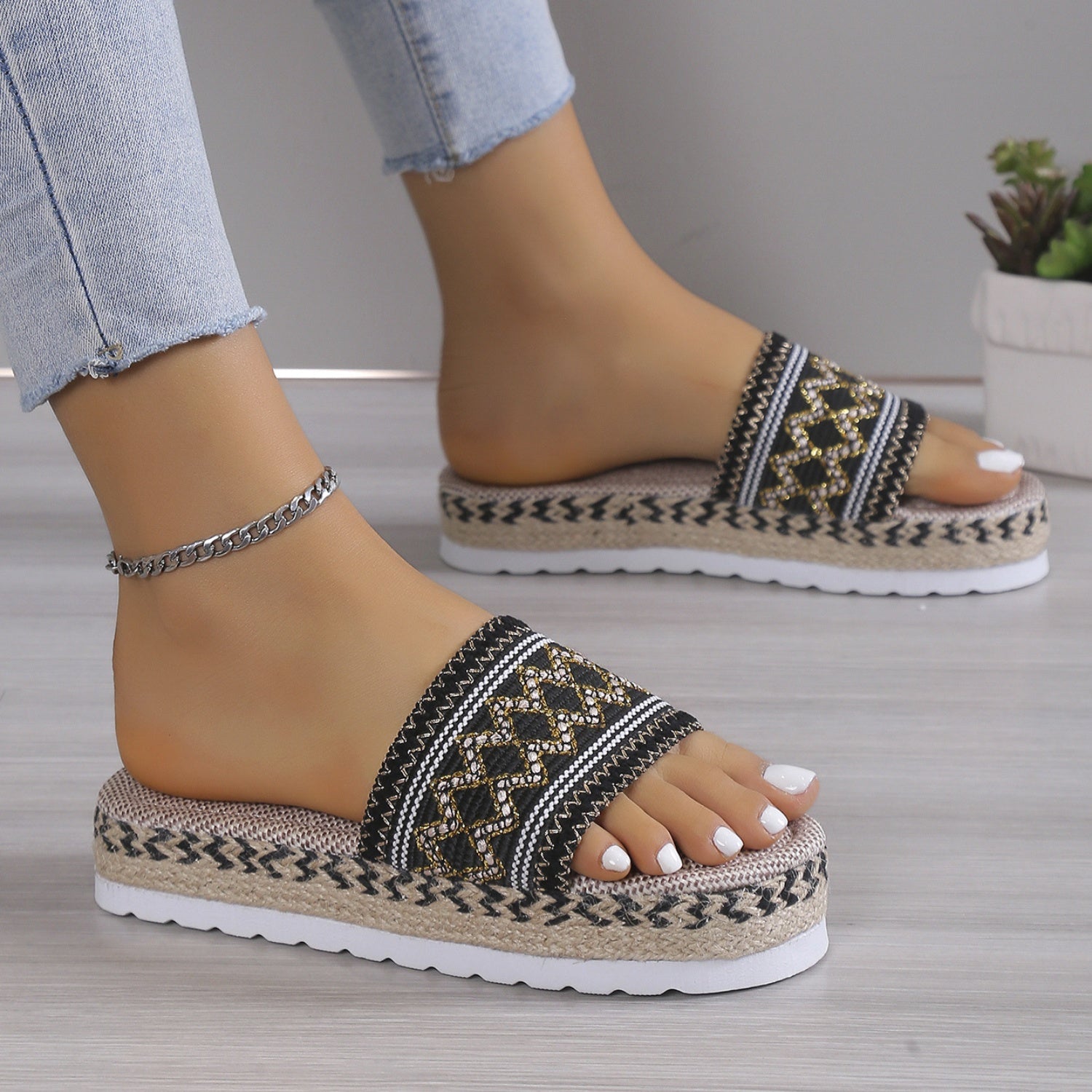 Geometric Weave Platform Sandals-Teresa&#39;s Fashionista LLC