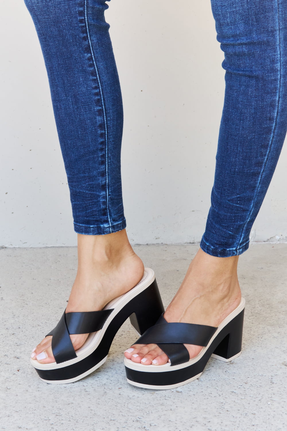 Weeboo Cherish The Moments Contrast Platform Sandals in Black-Teresa&#39;s Fashionista LLC