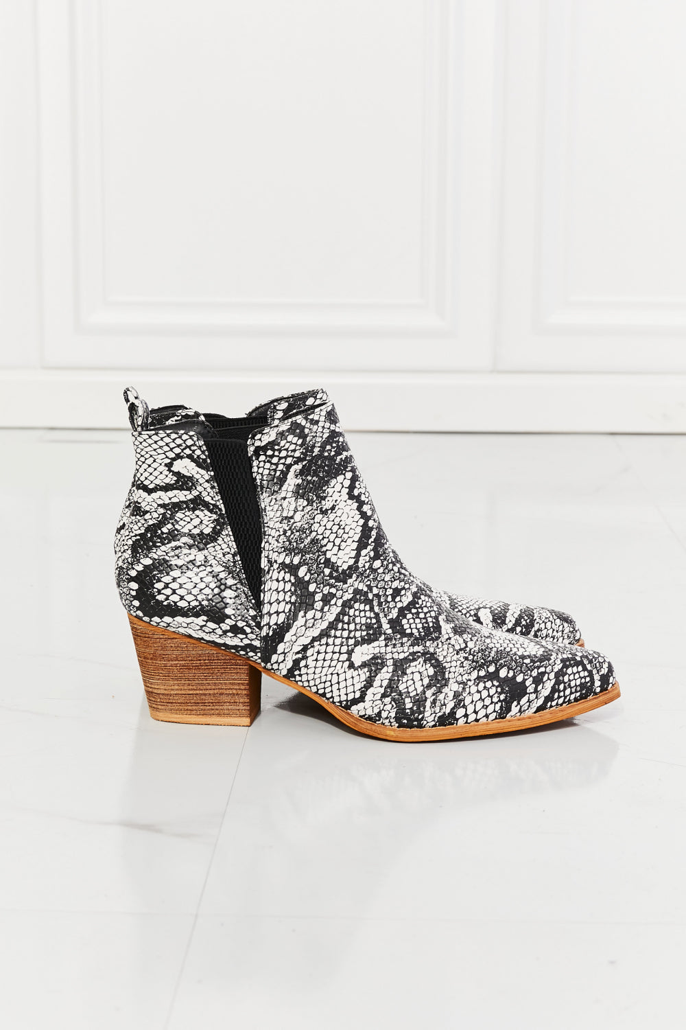 MMShoes Back At It Point Toe Bootie in Snakeskin-Teresa&#39;s Fashionista LLC