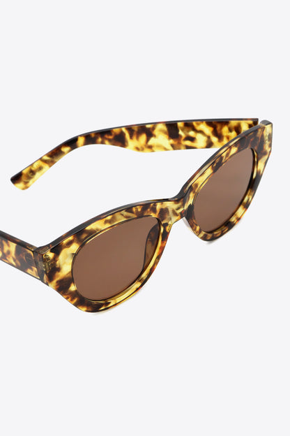 Tortoiseshell Polycarbonate Wayfarer Sunglasses-Teresa&#39;s Fashionista LLC