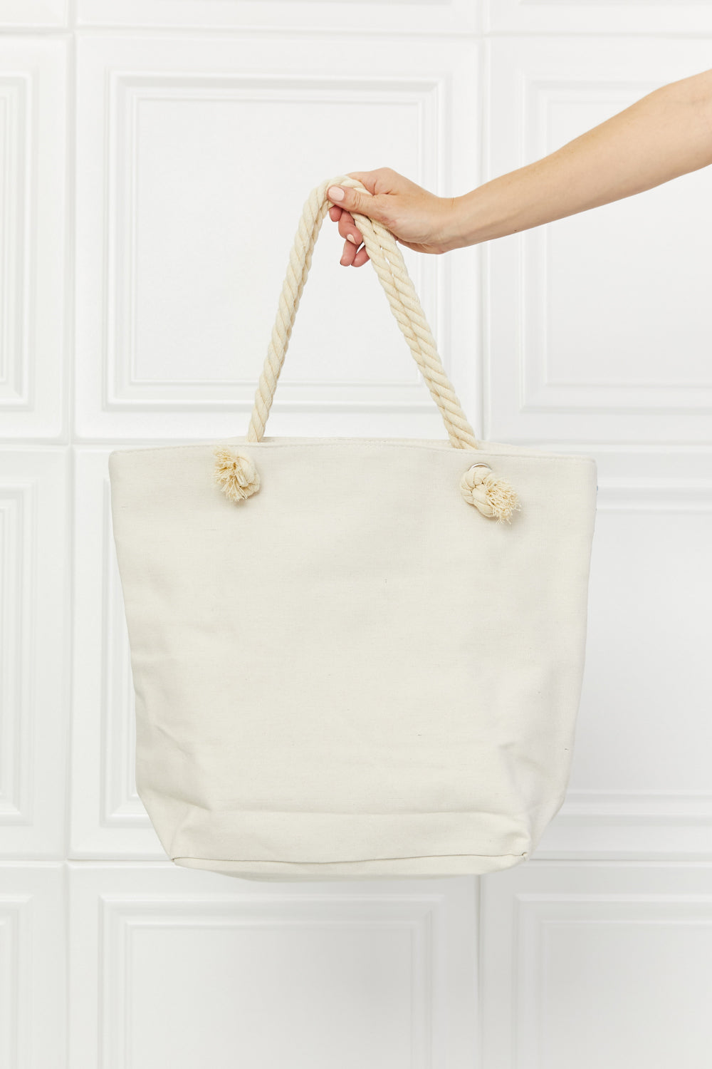 Justin Taylor Picnic Date Tassle Tote Bag-Teresa&#39;s Fashionista LLC