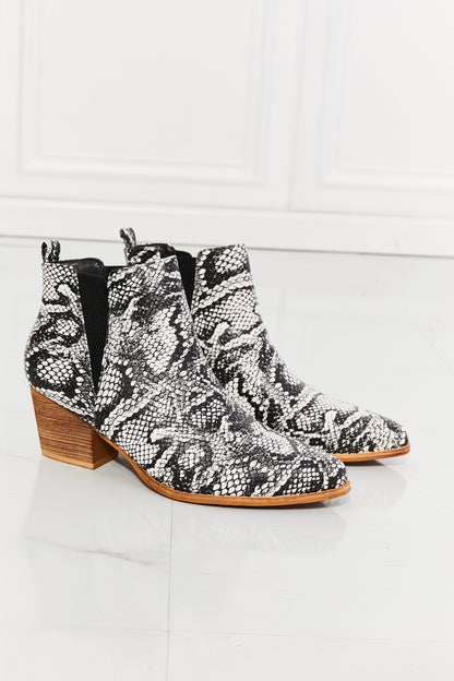 MMShoes Back At It Point Toe Bootie in Snakeskin-Teresa&#39;s Fashionista LLC